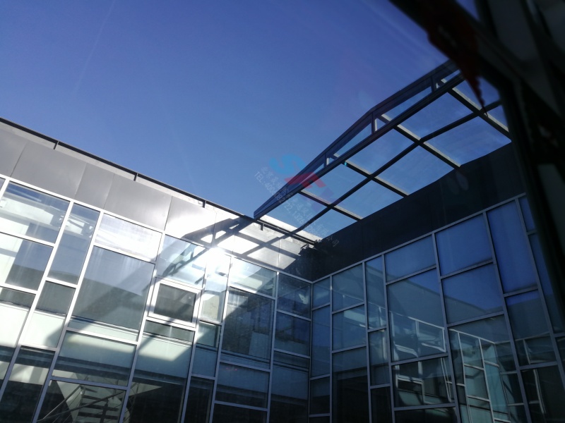 北京朝陽公園旅游匯中庭平移采光頂項目案例